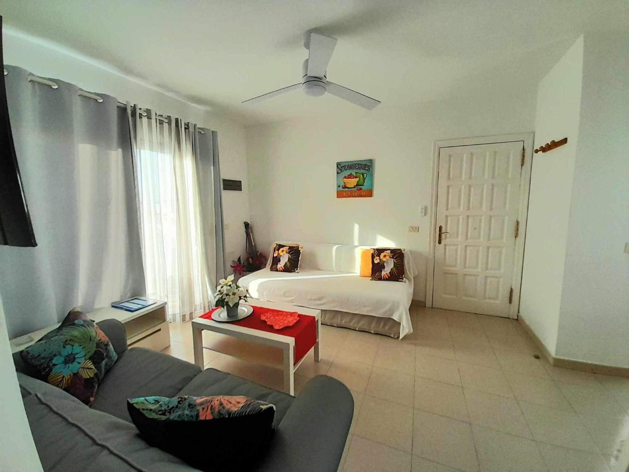 Apartment Vincent, Cozy And Sunny Over The Rooftops Puerto del Carmen  Buitenkant foto