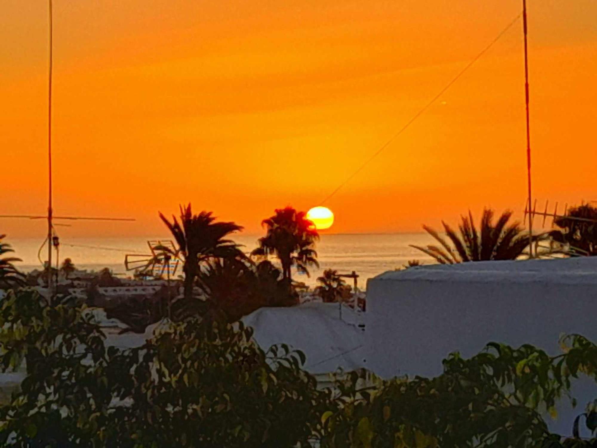 Apartment Vincent, Cozy And Sunny Over The Rooftops Puerto del Carmen  Buitenkant foto