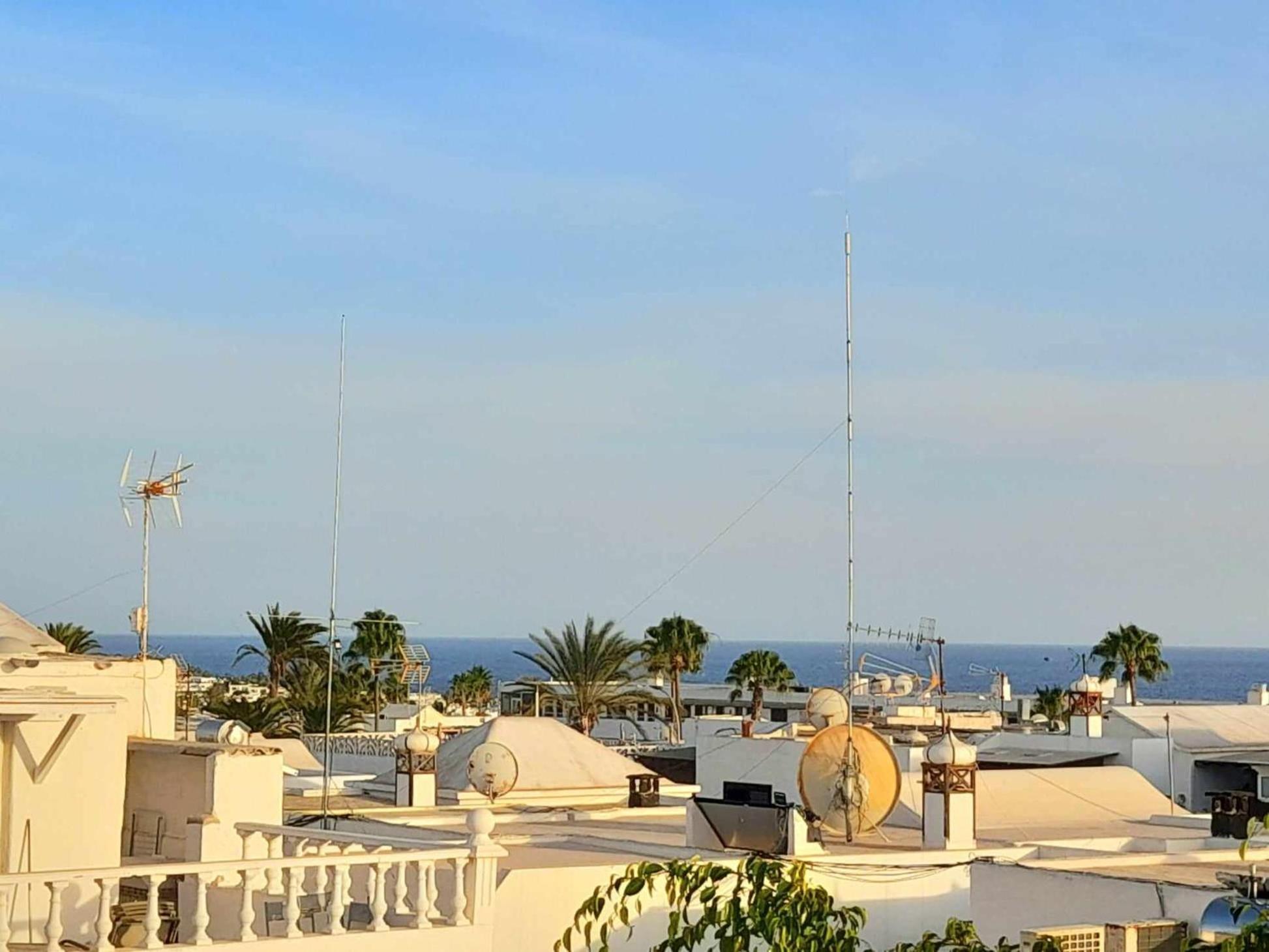 Apartment Vincent, Cozy And Sunny Over The Rooftops Puerto del Carmen  Buitenkant foto