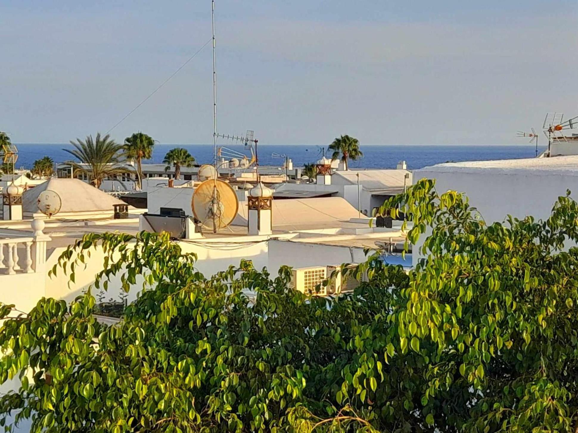 Apartment Vincent, Cozy And Sunny Over The Rooftops Puerto del Carmen  Buitenkant foto